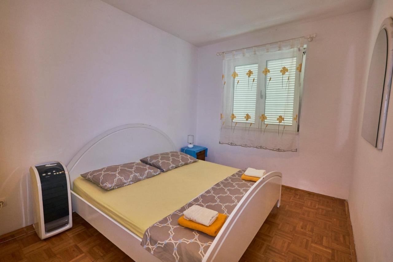 Apartments Milina Omiš Buitenkant foto